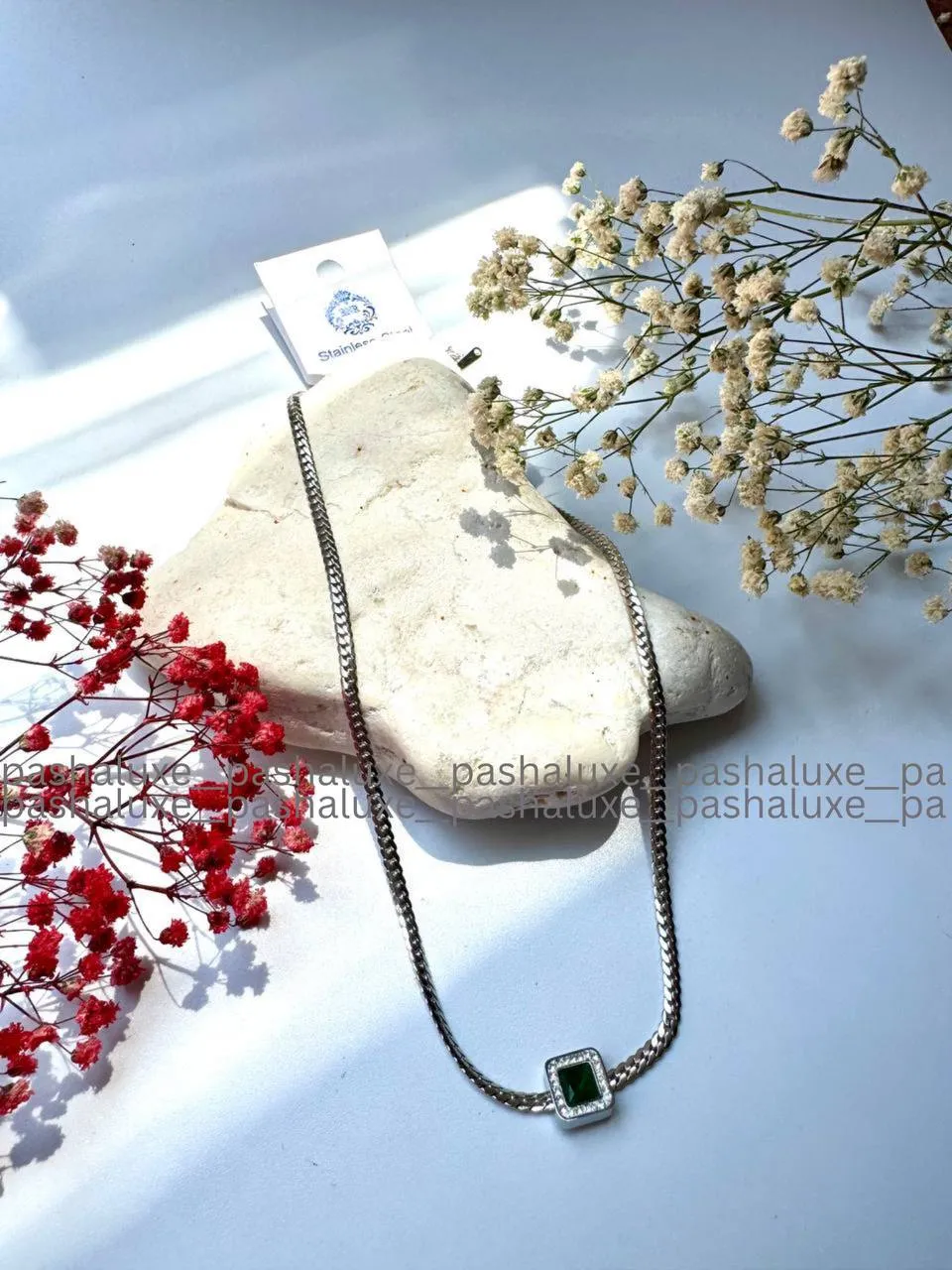 گردنبند طرح جواهر زنجیر کارتیر - جنس استیل-درخشش بی‌نظیر با گردنبند طرح جواهر زنجیر کارتیر - جنس استیل - کد 00048221 - PLX با گردنبند طرح جواهر زنجیر کارتیر - جنس استیل، استایلی لوکس و مدرن را به مجموعه زیورآلات خود اضافه کنید! این گردنبند  با طراحی خاص و جذاب خود، یکی از پرطرفدارترین اکسسوری‌های پا ...
