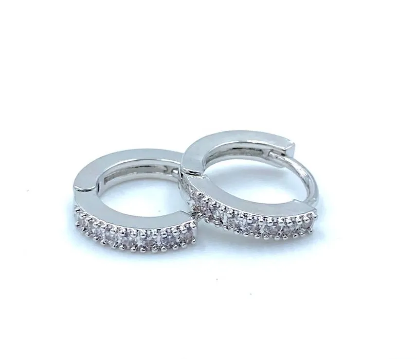 گوشواره حلقه ای نگین دار زنانه لوکس-گوشواره حلقه ای نگین دار با شناسه محصول plx – 00093172 یکی از محصولات با کیفیت فروشگاه اینترنتی پاشالوکس است. از ویژگی های بارز این محصول باید به آبکاری رنگ ثابت و ضد حساسیت بودن آن اشاره کرد. شما می توانید با اتصال به درگاه امن بانکی این محصول را سفارش دهید و به  ...