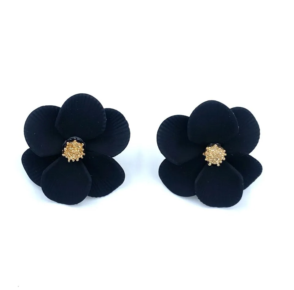 گوشواره دخترانه سلیکونی طرح گل-گوشواره سلیکونی طرح گل با شناسه محصول plx – 00056714 یکی از محصولات با کیفیت فروشگاه اینترنتی پاشالوکس است. از ویژگی های بارز این محصول باید به آبکاری رنگ ثابت و ضد حساسیت بودن آن اشاره کرد. شما می توانید با اتصال به درگاه امن بانکی این محصول را سفارش دهید و به صورت را ...