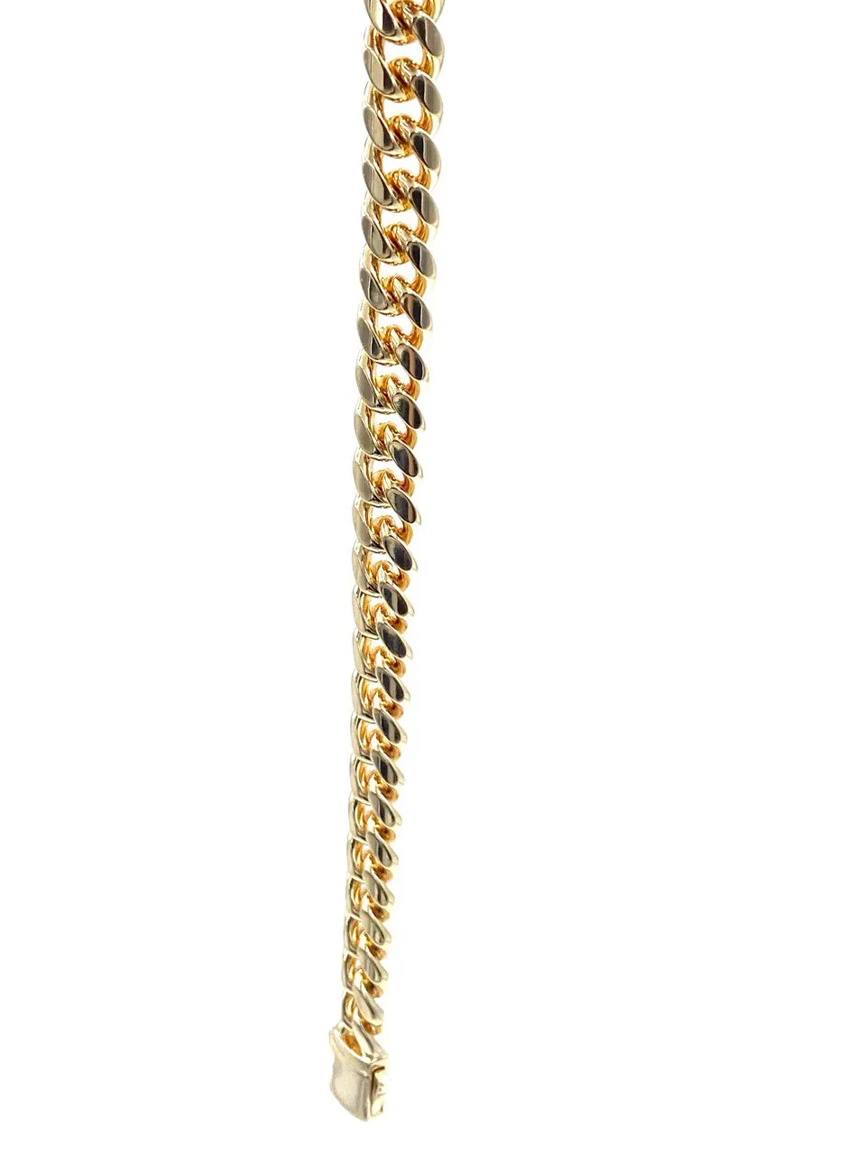 دستبند طرح کارتیه بافت کلاسیک رنگ ثابت-عشق کارتیه به هندسه به دهه 1930 بر می‌گردد و استفاده از مهره‌ها و ناودانی‌ها همیشه در این برند لوکس فرانسوی به طور گسترده مورد توجه قرار گرفته است. Clash de Cartier برای اولین بار در سال 2019 راه اندازی شد. قطعات ممکن است ساده به نظر برسند، اما اگر دقیق‌تر نگاه ...